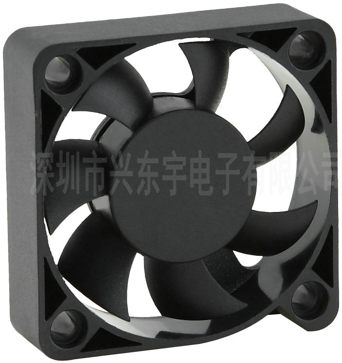 舞臺燈光散熱風(fēng)扇http://m.ztzww.cn/products-detail.asp?cpid=121